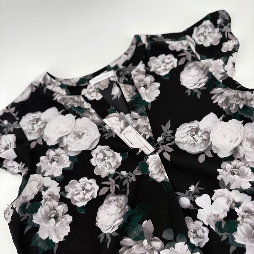 Calvin Klein‎ Women Medium Black White Floral V-Neck Cap Sleeve Blouse Top